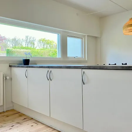 Cozy 3 Bedroom Located In شقة