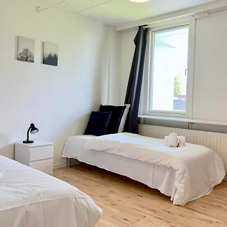 Cozy 3 Bedroom Located In *